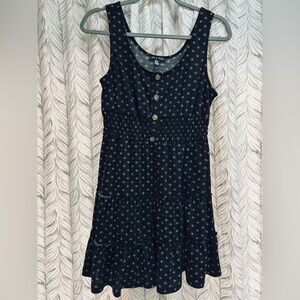 Black Sleeveless Button-Down Dress